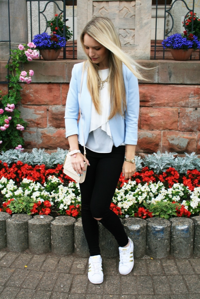 Franziska Elea Blogger Fashion München Sommer 2015 Look Style Outfit Mode Blazer Adidas Superstar schwarze Hose Primark