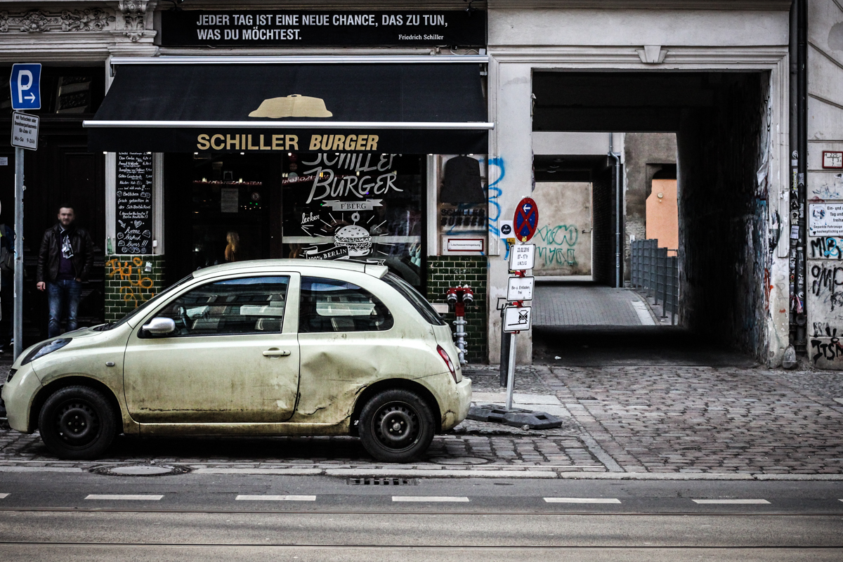 Berlin Street Photography Februar 2016 Franziska Elea Straßenfotografie Fotografie Motiv Streetphotography Prenzlauer Berg Kreuzberg deutsche Blogger Fahrrad Streetstyle Auto typisch