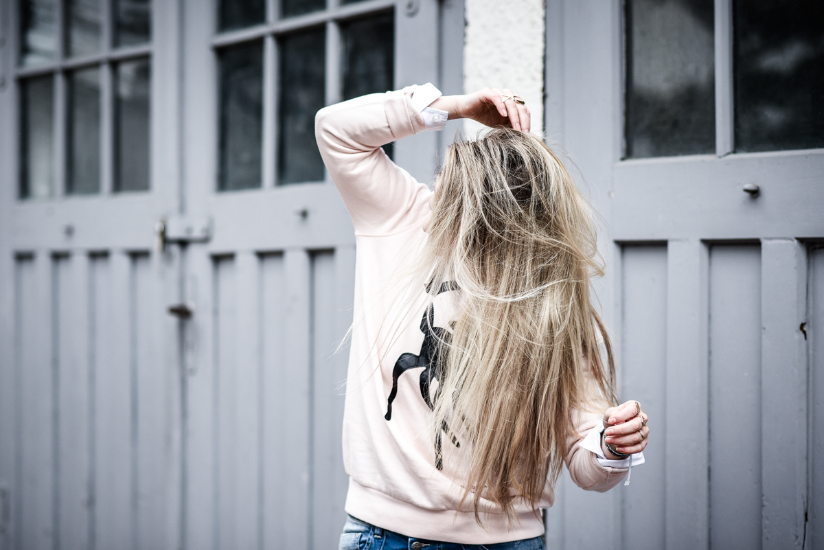 Franziska Elea Outfit Boyfriend Jeans Blue Monkey Sweater Quantum Couture Bambi Mode Blogger München Chloé Lookalike Haare Fashionblog