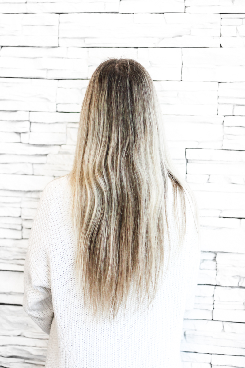 Franziska Elea Blogger Mode Lifestyle Beauty Granny Hair graue Haare färben Silber Friseur München blond