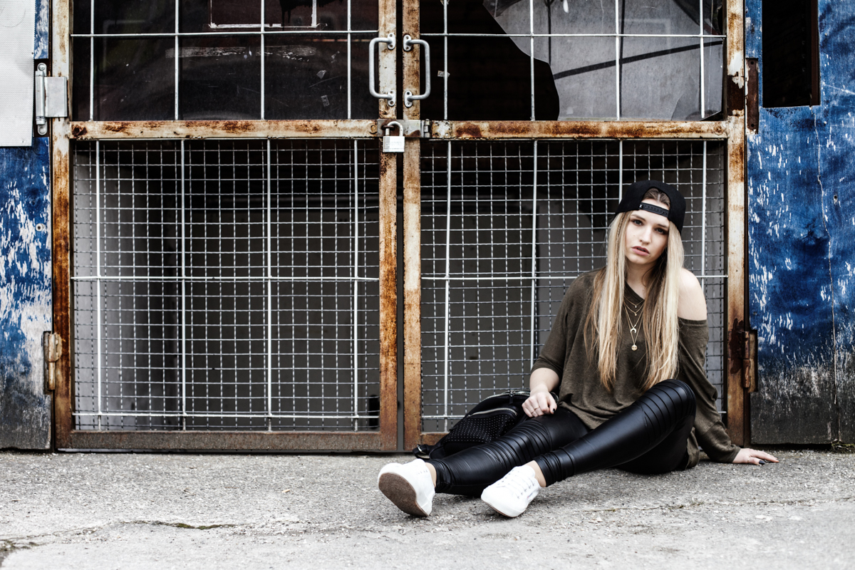 Franziska Elea Blogger Mode Lifestyle Beauty Outfit Kombination Snapback Cap Ash Superga München Fashionblog ootd