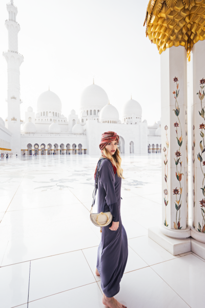Große Moschee Abu Dhabi schöne Häuser grand white mosque Dubai Emirate VAE UAE Abaya Blogger Travelblog